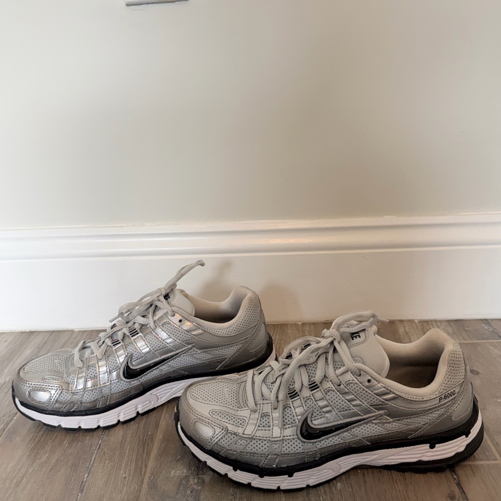 Nike Metallic Silver and Black Sneakers